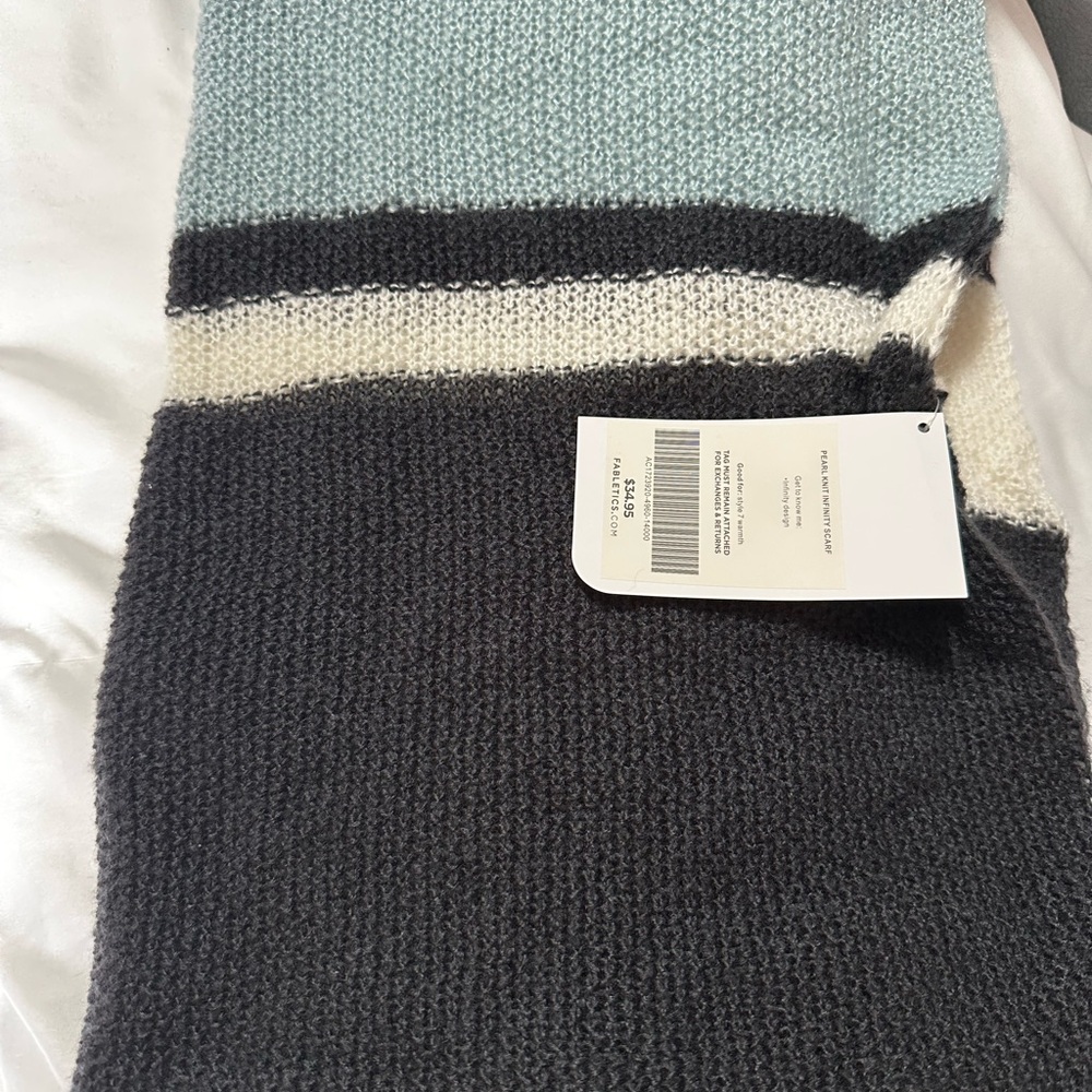 Fabletics Pearl Knit Infinity Scarf in Black and Gray